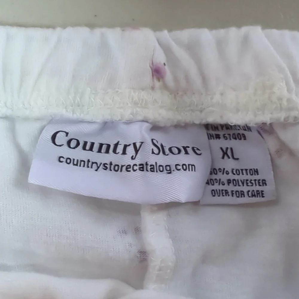 Country Store, White With Purple Bouquets Of Flowers Print Cropped PJ Set. XL